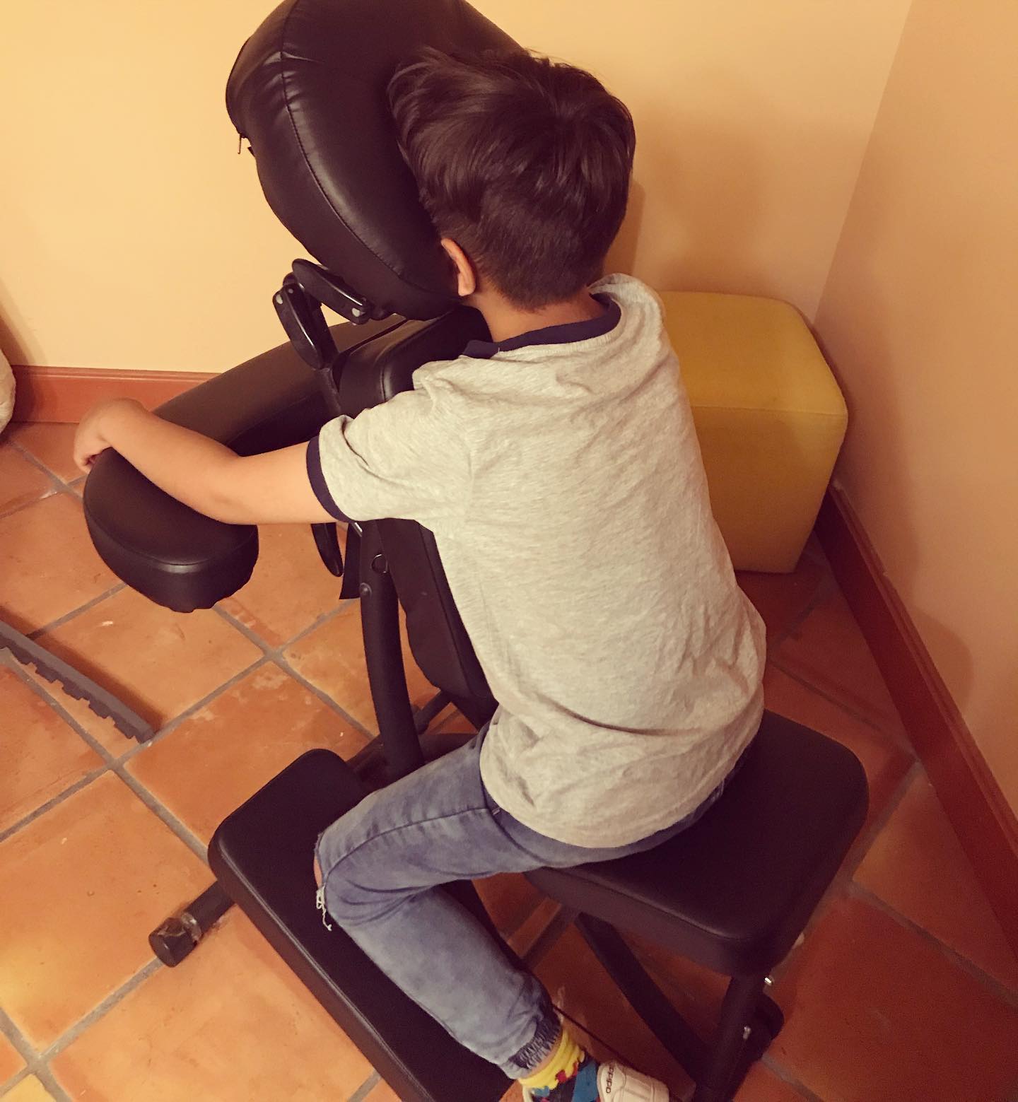 Babies,Kids and Teenagers grows so fast . The Body & Mind needed a great care . 🌱🙏Massage Therapy For Kids is a precious Gift 💝 

#kids #massagetherapy #massagetherapyforkids #wellness #chairmassage #parenting #care #growing